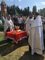 Освящение креста и купола в Троицком храме деревни Часовня