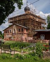 Паломники в Казанском храме села Полевшина