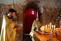 Паломники в Казанском храме села Полевшина