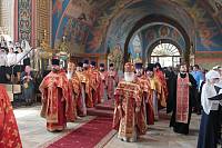 Архиерейское богослужение с участием Сводного детского хора Московской епархии в Богоявленском соборе Ногинска