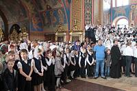 Архиерейское богослужение с участием Сводного детского хора Московской епархии в Богоявленском соборе Ногинска