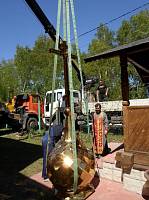 Установка куполов и&nbsp;крестов на&nbsp;Всехсвятском храме Поселка 1-го Мая