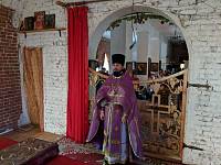 Престольный праздник в Крестовоздвиженском храме поселка Мишеронский