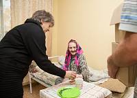 Волонтеры группы &laquo;Милосердие&raquo; при Богоявленском соборе Ногинска в&nbsp;доме-интернате для престарелых и&nbsp;инвалидов
