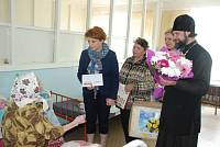 Поздравление с&nbsp;95-летним юбилеем жительницы города Рошаль М. А. Страховой
