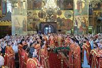 Богослужение в Успенском соборе Московского Кремля