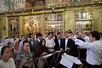 Богослужение в Успенском соборе Московского Кремля