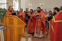 Выпускники школ на&nbsp;Литургии в&nbsp;Казанском храме г.&nbsp;Павловского Посада
