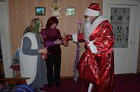 Рождественские подарки пожилым
