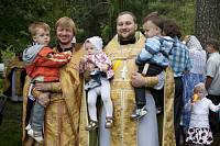 Богослужение на&nbsp;берегу лесного озера