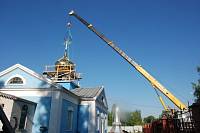 Установка креста на&nbsp;Скорбященском храме в&nbsp;Рошали