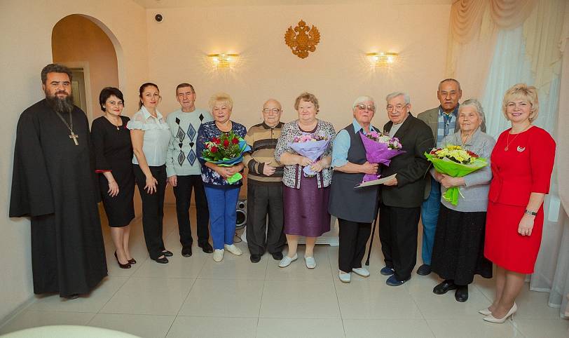 Поздравление семей-юбиляров в Ликино-Дулеве