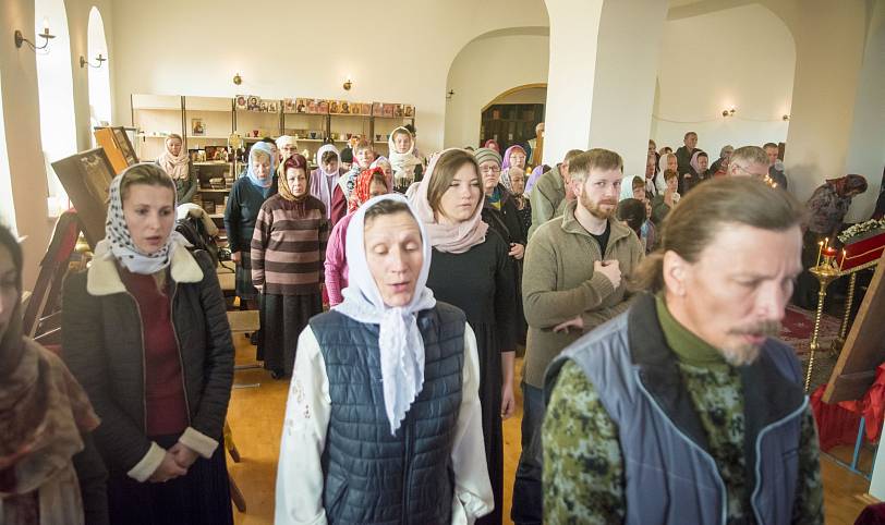 Престольный праздник и открытие воскресного института в Крестовоздвиженском храме поселка Мишеронский