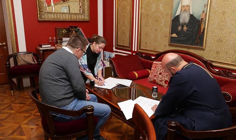 Подписание договора между домом культуры на площади А.С. Пушкина и Орехово-Зуевским благочинием