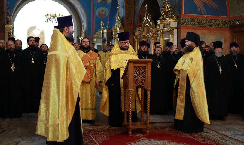 Вручение дипломов на курсах повышения квалификации священнослужителей в Ногинске