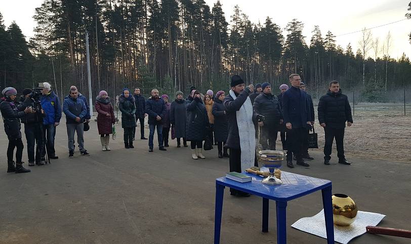 Освящение и подъем креста и купола на Иоанно-Предтеченский храм Рошаля