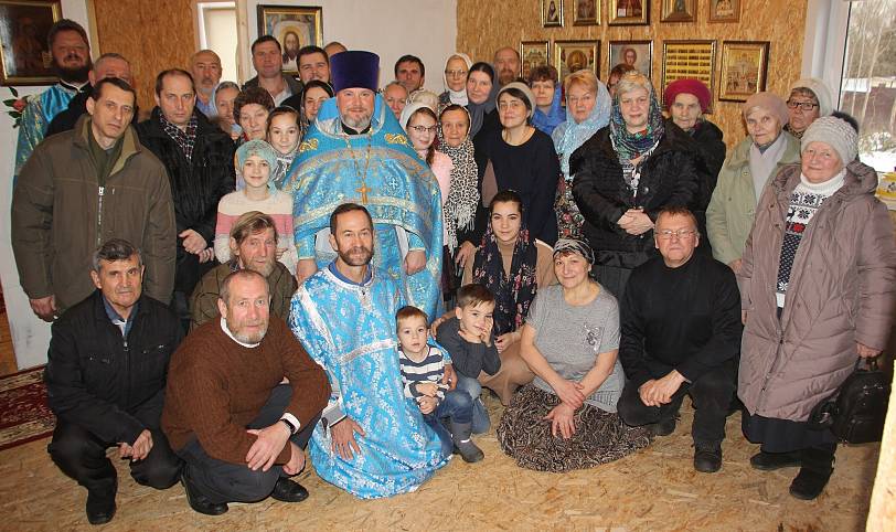 Освящение креста и первая Литургия в храме иконы Божией Матери «Боголюбская» деревни Мишнево