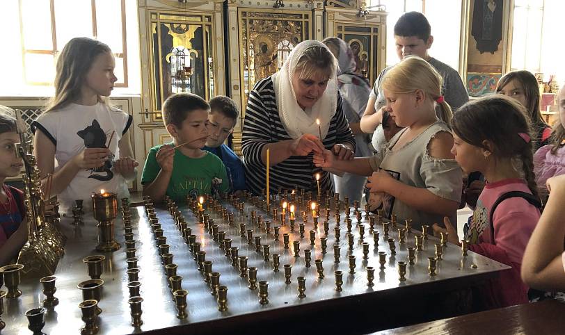 Воспитанники детского оздоровительного лагеря «Дружба» в Богородицерождественском соборе г. Орехово-Зуево