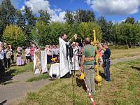 Освящение креста на колокольню Богоявленского храма поселка Большие Дворы