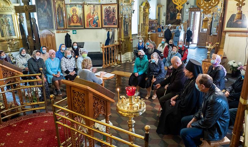 Встреча с директором краеведческого музея в Троицком храме в Павлино