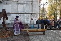 Установка креста на колокольню Сергиевского храма села Новосергиево