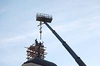 Установка креста на колокольню Сергиевского храма села Новосергиево