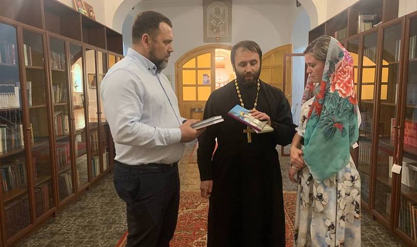 Посещение Крестовоздвиженского храма поселка Мишеронский