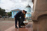 Возложение цветов к памятнику Патриарху Пимену в Ногинске