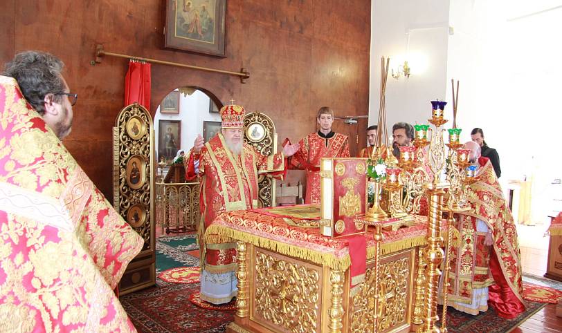 Архиерейское богослужение в Троицком храме деревни Хотеичи