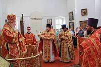 Архиерейское богослужение в Троицком храме деревни Хотеичи