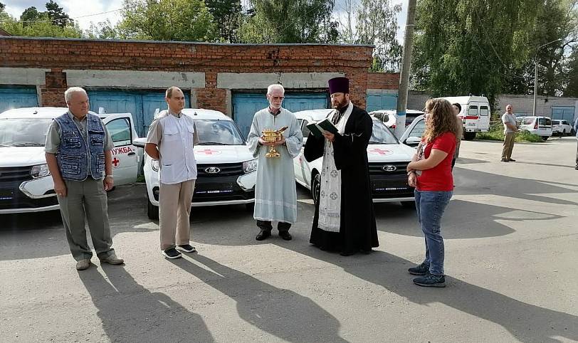 Освящение новых автомобилей Шатурской ЦРБ