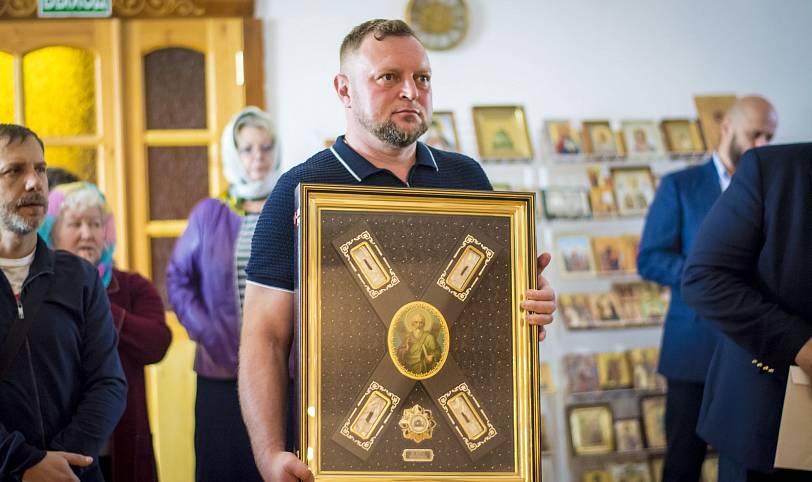 Передача иконы святого апостола Андрея Первозванного в храм иконы Божией Матери «Всех скорбящих радость» г. Рошаля