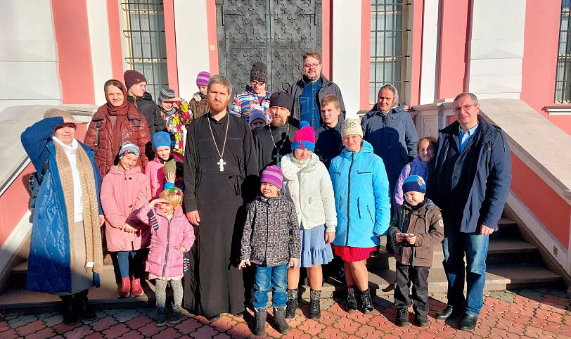 Акция «Согреем детские сердца» в Сергиевском храме деревни Алмазово