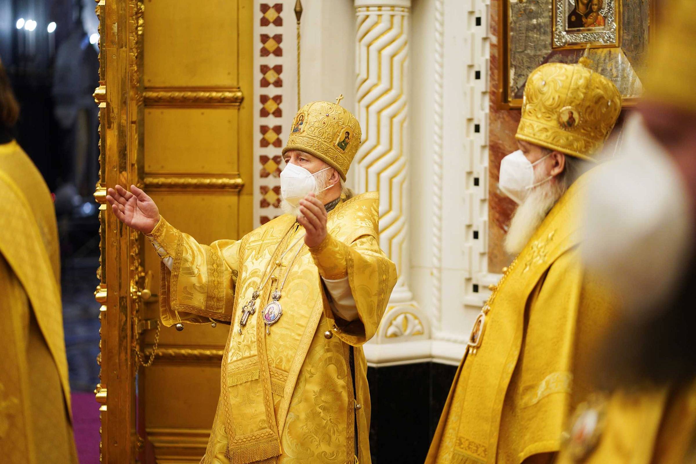 Митрополит Крутицкий и Коломенский Павел и архиереи Московской митрополии сослужили Святейшему Патриарху Кириллу за Божественной литургией в Храме Христа Спасителя