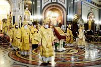 Митрополит Крутицкий и Коломенский Павел и архиереи Московской митрополии сослужили Святейшему Патриарху Кириллу за Божественной литургией в Храме Христа Спасителя