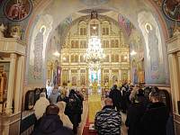 Архиерейское богослужение в Петропавловском храме поселка Обухово