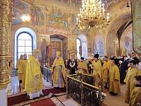 Архиерейское богослужение в Петропавловском храме поселка Обухово