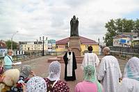Возложение цветов к памятнику Святейшему Патриарху Пимену в Ногинске