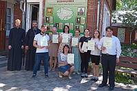 Вручение удостоверений об окончании Библейско-богословских курсов в Ликино-Дулёве