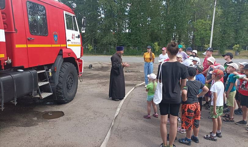 Духовно-нравственная беседа в пожарно-спасательном гарнизоне Павловского Посада