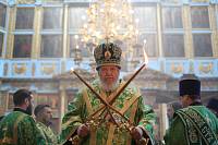 Архиерейское богослужение в Успенском храме села Стромынь 