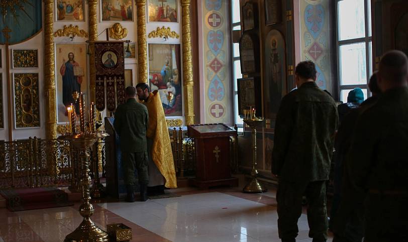 Мобилизованные помолились в Петропавловском храме посёлка Обухово