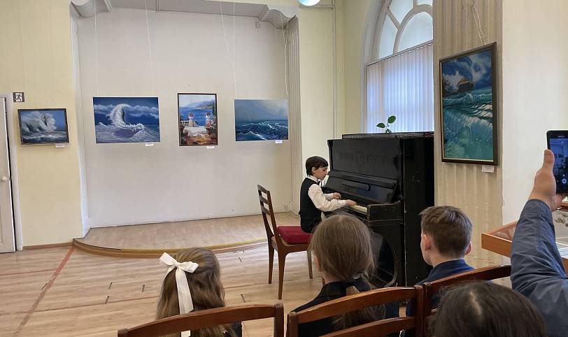 Открытие выставки «Краски зовут» в культурном центре г. Фрязино