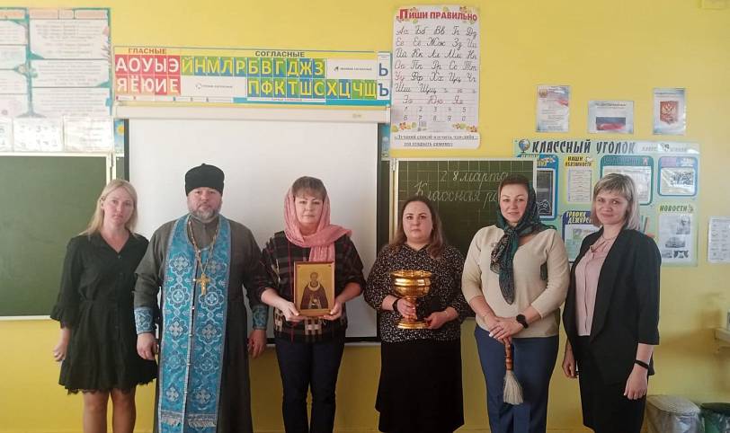 Освящение школы в деревне Новинка