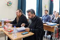 Защита выпускных квалификационных работ слушателями Миссионерско-катехизаторских курсов в Орехово-Зуеве