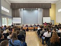 Круглый стол на тему «С ненавистью и ксенофобией нам не по пути»! в Щёлковском колледже