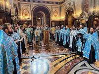 Духовенство Балашихинской епархии совершило молебное пение у иконы Божией Матери «Феодоровская» в Храме Христа Спасителя