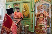 Архиерейское богослужение в Троицком храме села Рязанцы 