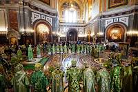 Божественная литургия в Храме Христа Спасителя