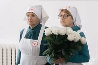 Вручение свидетельств о прохождении курсов по оказанию помощи пациентам в военных госпиталях